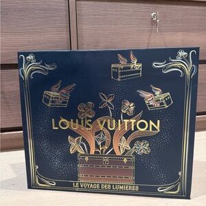 Louis Vuitton Limited Edition Holiday Shopping/ Paper Bag